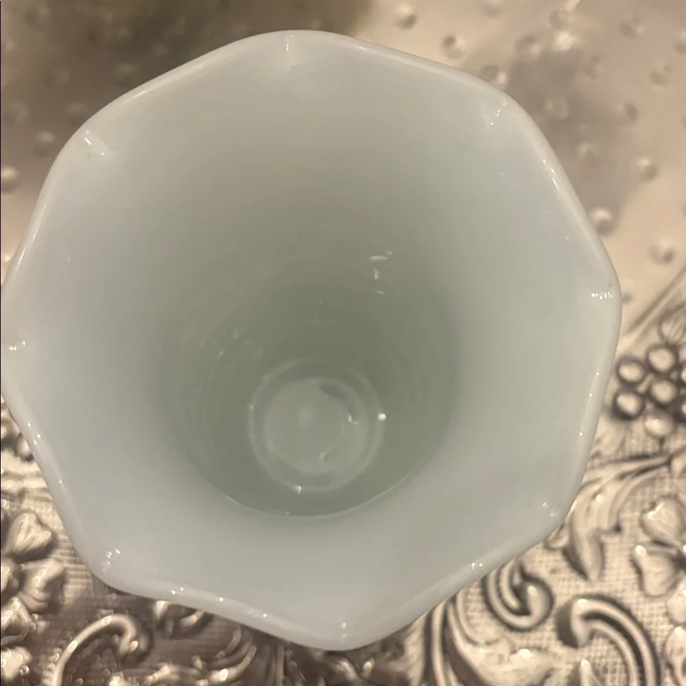 Elegant  Vase Vintage Hazel Atlas Milk Glass Starburst Pattern Ruffle Edge